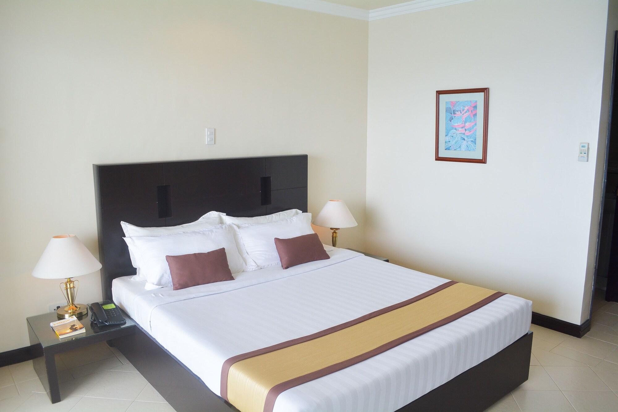 Hotel Tavern Surigao City Dış mekan fotoğraf